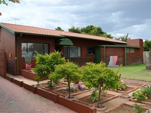 5 Bed House in Moregloed