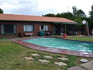 5 Bed House in Moregloed