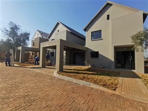 2 Bed House in Leloko
