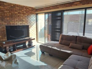 3 Bed Townhouse in Roodewal and surrounds