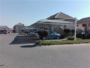 1 Bed Apartment in Klippoortje