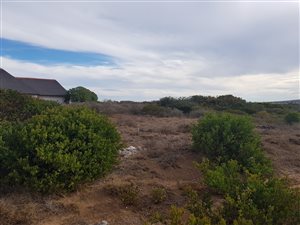 732 m² Land available in Gouritsmond