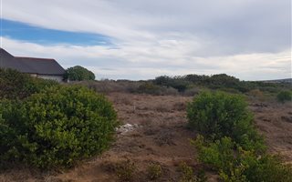 732 m² Land available in Gouritsmond