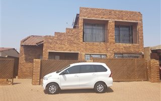 2 Bedroom House in Tembisa