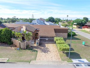 4 Bed House in Summerstrand