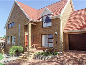 3 Bedroom House in Bergsig