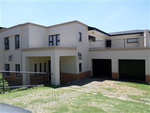 4 Bedroom House in Highveld
