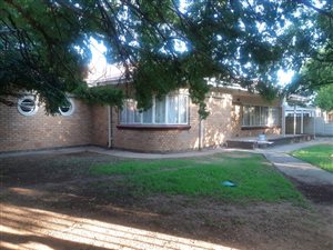 16 Bed House in Park West