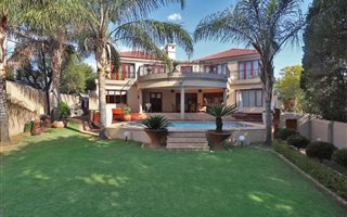 5 Bedroom House in Benmore Gardens