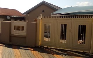3 Bedroom House in Mabopane