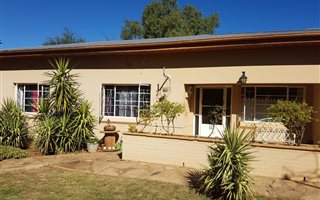 1080 m² Land available in Vryburg