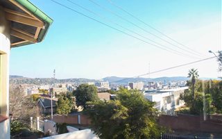 3 Bedroom Apartment in Eastwood
