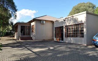 215 m² Commercial space in Dan Pienaar