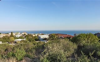 992 m² Land available in Dana Bay
