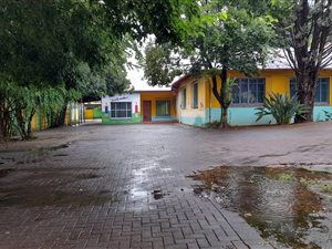 350 m² Commercial space in Clubview