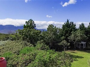999 m² Land available in Golden Hill