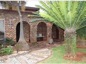 4 Bed House in Wonderboom