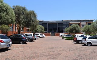 108 m² Commercial space in Highveld