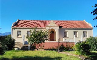 9 Bedroom House in Riversdale