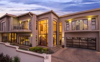 4 Bedroom House in Noordwyk