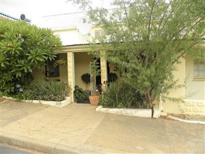 5 Bed House in Malmesbury