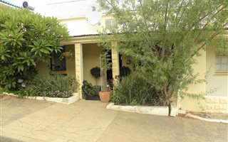 5 Bedroom House in Malmesbury
