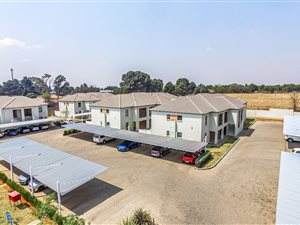 3 Bed Townhouse in Pomona