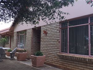 4 Bed House in Miederpark