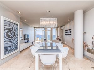 2 Bed Apartment in Mouille Point
