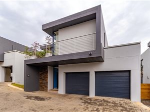 3 Bed Townhouse in Menlo Park
