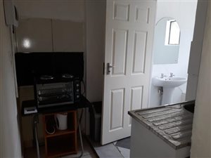 1 Bed Garden Cottage in Rhodesfield
