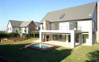 4 Bedroom House in Cotswold Downs Estate