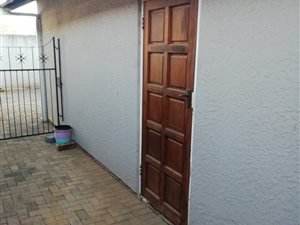 1 Bed Garden Cottage in Robin Hills