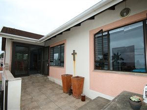 4 Bed Townhouse in Scottburgh South