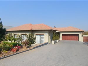3 Bed House in Midlands Estate