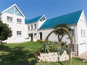 3 Bed House in Kini Bay