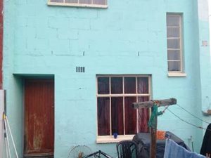 2 Bed House in Elsies River