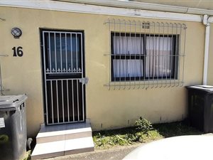 2 Bed Townhouse in Parow Valley