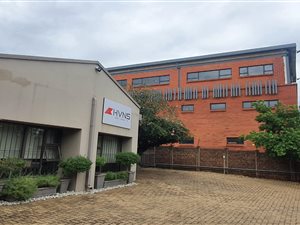 350 m² Commercial space in Waterkloof Ridge
