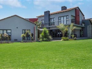 5 Bed House in The Ridge Estate