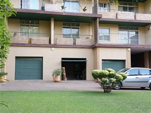 3 Bed Apartment in Sunnyside