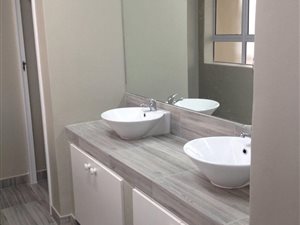 100 m² Commercial space in Berea