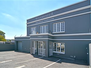 857 m² Commercial space in Parkhurst