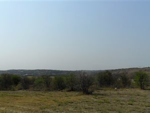 9060 m² Land available in Mooikloof Glen