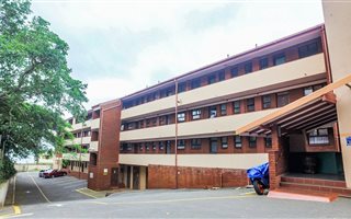 1 Bedroom Apartment in Amanzimtoti