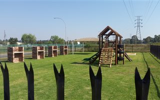 2 Bedroom Apartment in Crystal Park