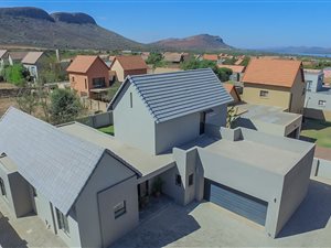 3 Bedroom House in Leloko
