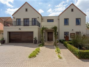 4 Bed House in Boschenmeer Golf Estate