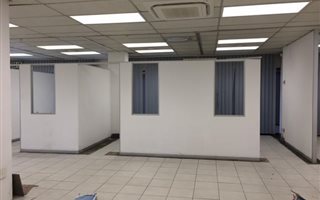 74 m² Retail Space in Senderwood