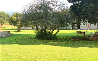 6.2 ha Farm in Hekpoort